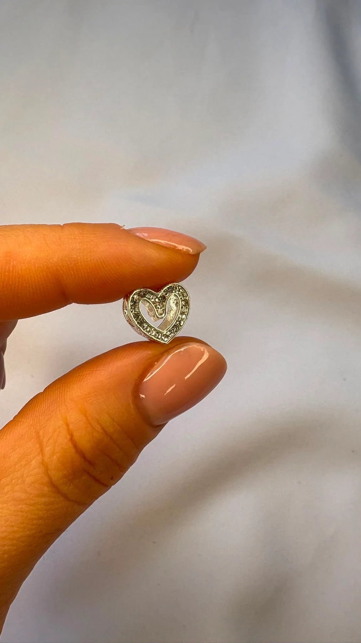 Dije Charm Corazón Contorno